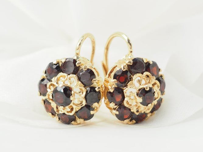 Boucles d'oreilles Boucles d’oreilles dormeuses en or jaune 18 ct et grenats 58 Facettes 33473