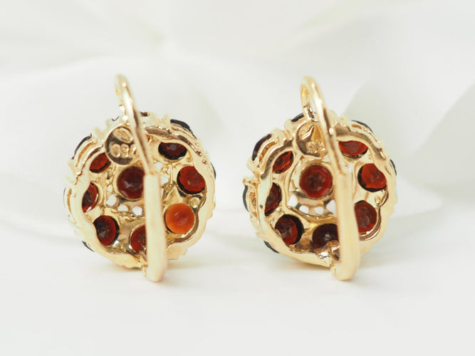 Boucles d'oreilles Boucles d’oreilles dormeuses en or jaune 18 ct et grenats 58 Facettes 33473