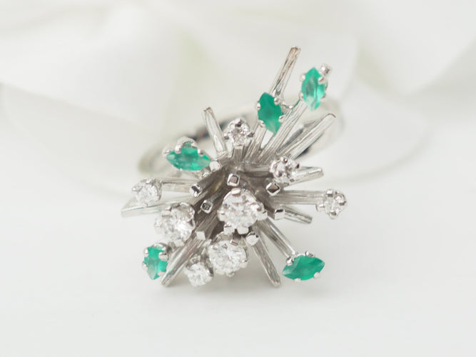 Bague 58 Bague en or blanc 18 ct avec émeraudes et diamants 58 Facettes 33303