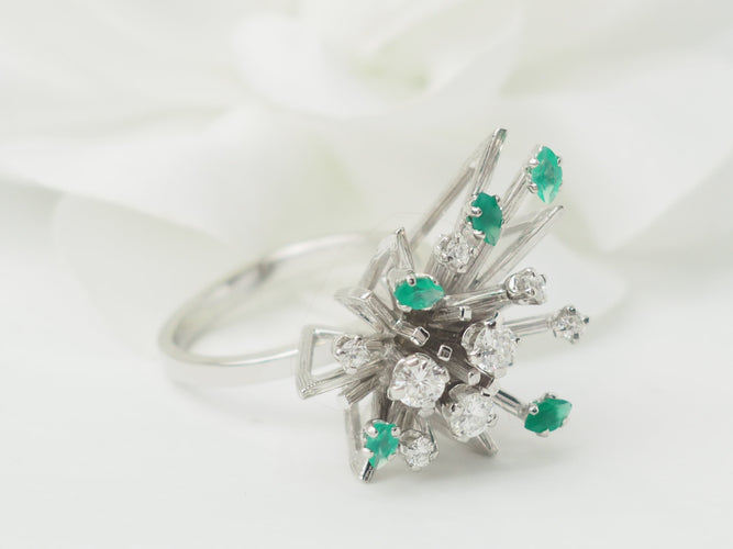 Bague 58 Bague en or blanc 18 ct avec émeraudes et diamants 58 Facettes 33303