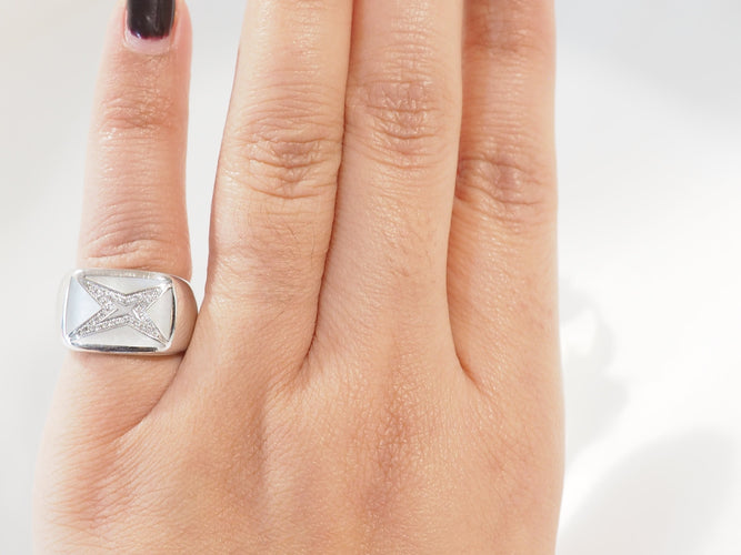 Bague 50 Mauboussin Grande Vie - Bague en or blanc 18 ct, nacre et diamants 58 Facettes 33601