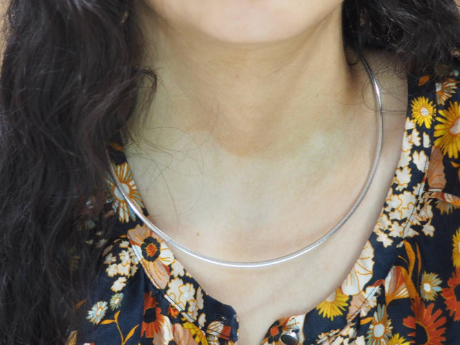 Collier Collier oméga en or blanc 18 kt 58 Facettes 32185