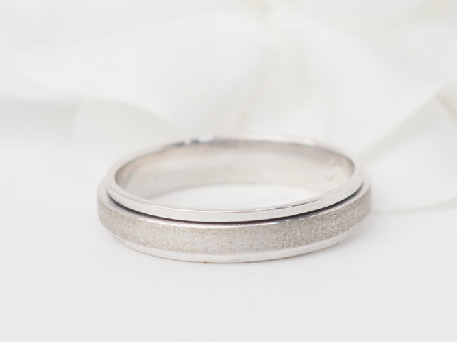 Bague 65 Piaget Possession - Bague en or blanc 18 kt 58 Facettes 29134