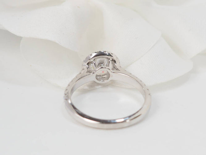 Bague 53 Bague solitaire en or blanc 18 kt et diamants 0,82 ct 58 Facettes 31189/30918