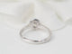 Bague 53.5 Bague solitaire en or blanc 18 kt et diamants 58 Facettes 30712/30923