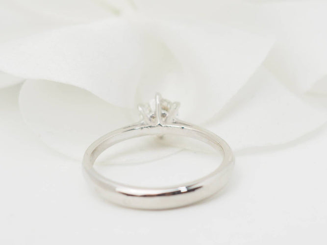 Bague 52.5 Bague solitaire en or blanc 18 kt et diamant 0,58 ct 58 Facettes 28293/31331