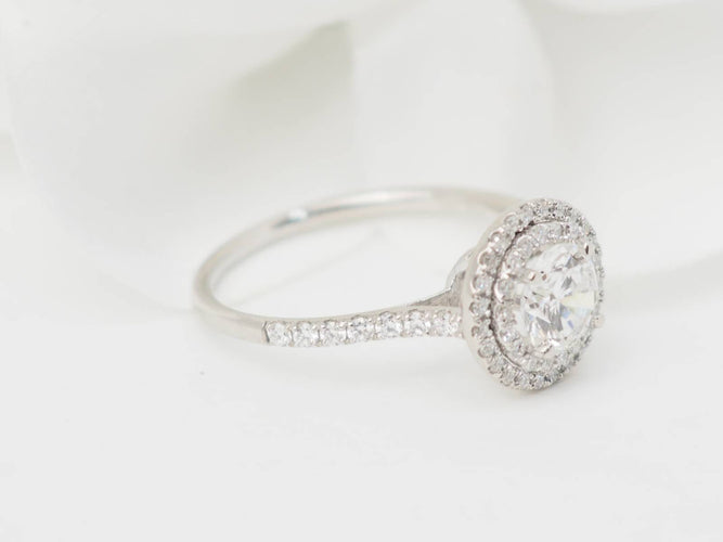 Bague 53 Bague solitaire en or blanc 18 kt et diamants 0,72 ct 58 Facettes 31788/32448
