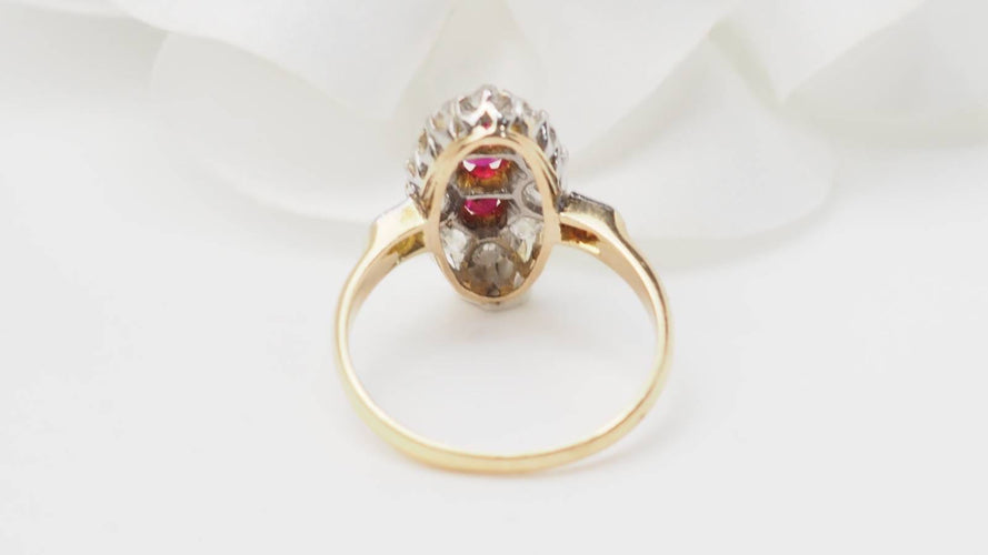 Bague 55 Bague ovale en or jaune 18 kt rubis de Verneuil et diamants 58 Facettes 32780