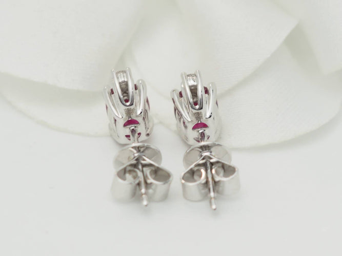 Boucles d'oreilles Puces d’oreilles en or blanc 18 ct, rubis 2,20 ct et diamant 58 Facettes 33180