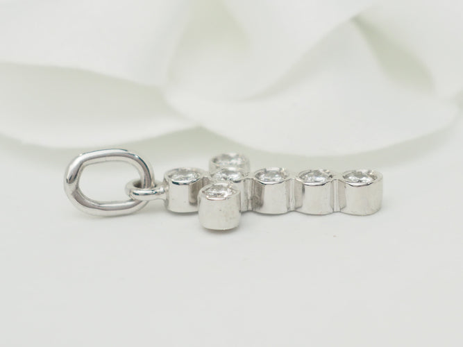 Pendentif Pendentif croix en or blanc 18 ct et diamants 0,35 ct 58 Facettes F4861