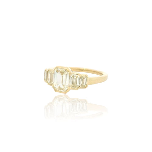 Bague 53 Bague - Taille émeraude en or jaune 18k et diamants 58 Facettes
