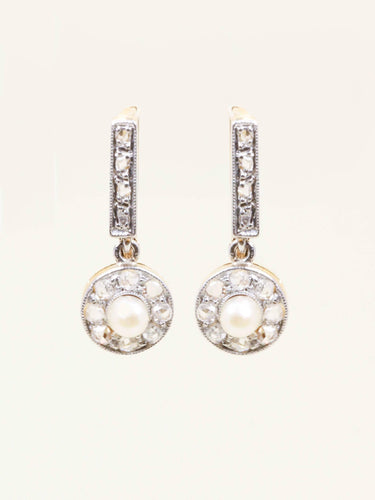 Boucles d'oreilles Boucles d’oreilles dormeuses anciennes en or jaune 18 carats, diamants et perles 58 Facettes 1199.5