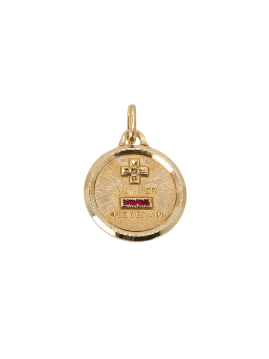 Pendentif AUGIS - Médaille amour essentielle plus qu'hier moins que demain or jaune rubis 58 Facettes J250