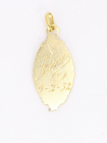 Pendentif Médaille religieuse Art nouveau en or jaune 18 carats 58 Facettes 1128.5
