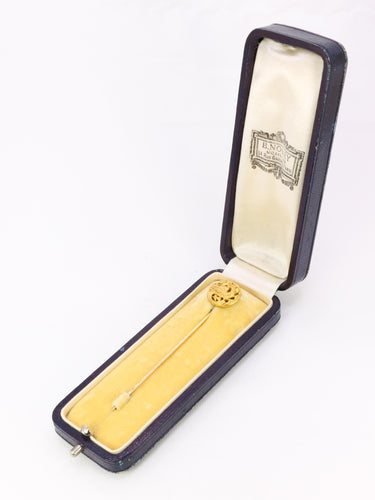 Noury (attribué à) - Épingle à cravate chimère en or jaune 18 carats 58 Facettes 1159.6