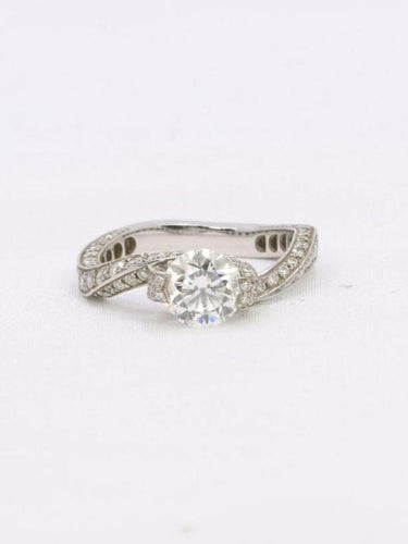Bague 48 Bague solitaire en or blanc 18 carats et diamants 0,90 ct 58 Facettes 1084.2