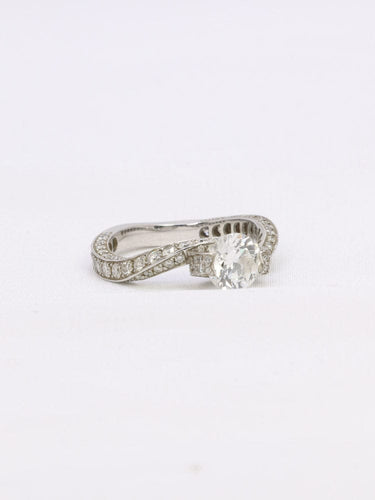 Bague 48 Bague solitaire en or blanc 18 carats et diamants 0,90 ct 58 Facettes 1084.2