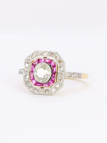 Bague 57.5 Bague Art déco en or 18 carats et platine, diamants et rubis calibrés 58 Facettes 882