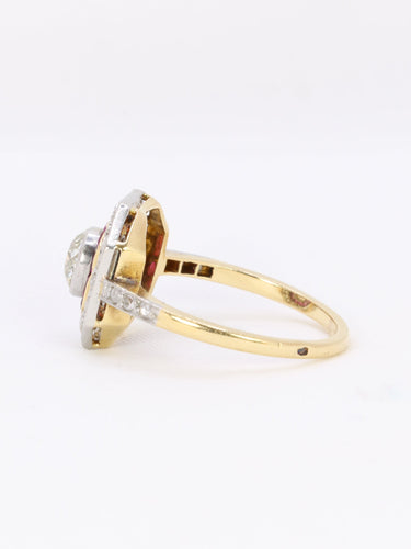 Bague 57.5 Bague Art déco en or 18 carats et platine, diamants et rubis calibrés 58 Facettes 882