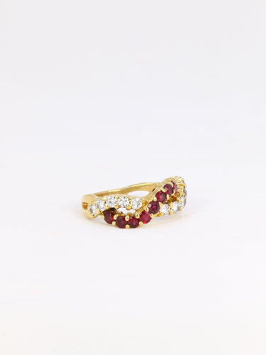 Bague 52 Bague vintage torsadée en or jaune 18 carats, diamants et rubis 58 Facettes 825