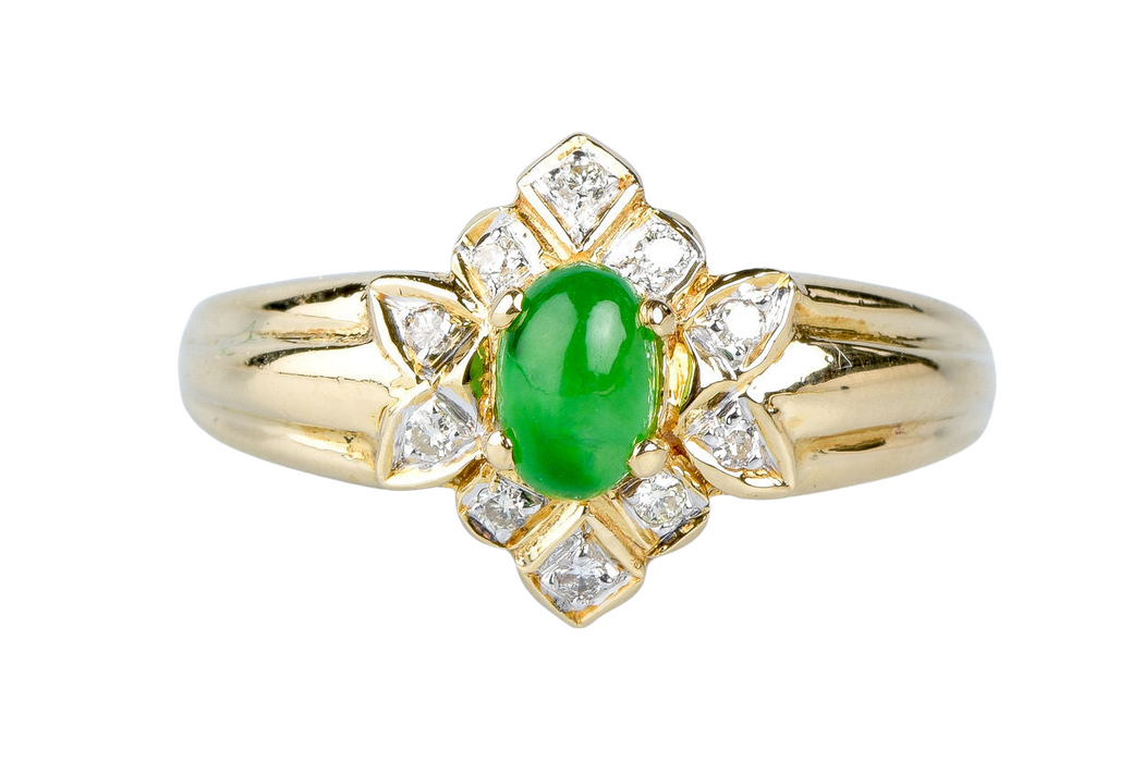 Jade Cabochon ring in yellow gold
