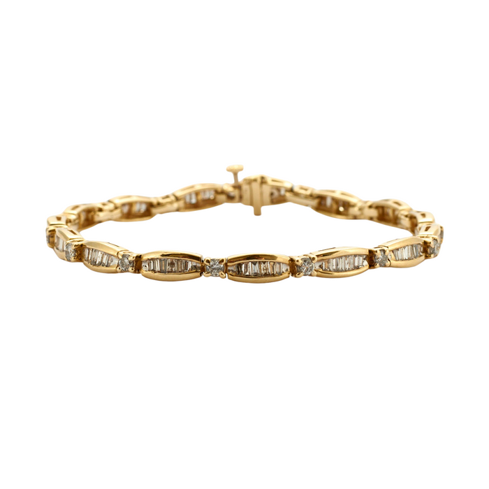 Baguette-cut diamond bracelet in 18k yellow gold