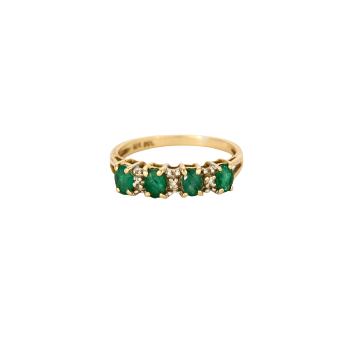 Yellow gold emerald river ring