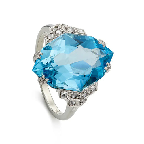 https://cdn.shopify.com/s/files/1/0563/1957/4129/files/VI-0012-Art_Deco_8.70ct_Aquamarine_Diamond_Ring-Angle2_c71d331e-44f8-47fe-919b-a9643fdb5671.webp?v=1752063613