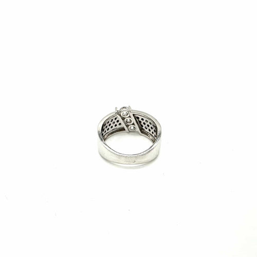 Bague 50 Bague en or blanc 750 - Diamants blancs et noirs 58 Facettes Z15B51391