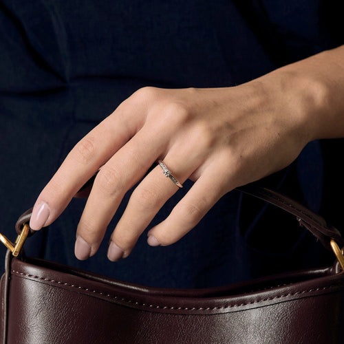 Bague 51 Mauboussin  Parce que je l'aime - Alliance en or gris et diamants 58 Facettes DV20425-3