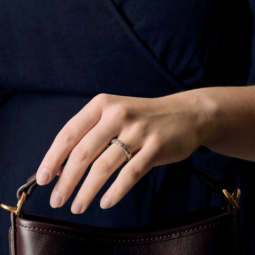 Bague 52 Demie Alliance en or gris et diamants 58 Facettes DV20989-1