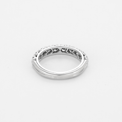 Bague 52 Demie Alliance en or gris et diamants 58 Facettes DV20989-1