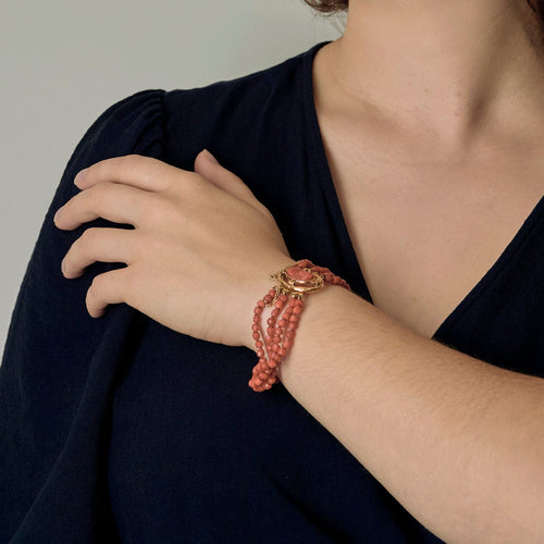 Bracelet Bracelet de corail rouge et or jaune 58 Facettes DDV20710-1