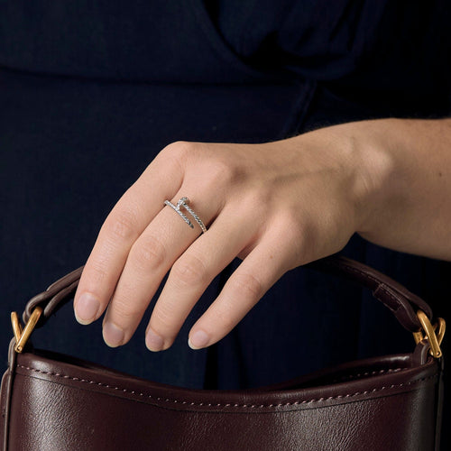 Bague 57 Cartier -  Juste un Clou - Bague Juste un Clou, petit modèle, semi-pavée de diamants. 58 Facettes DV20439-1