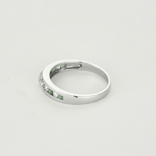 Bague 55.5 Bague jonc en or blanc, diamants et émeraudes 58 Facettes DV20084-1