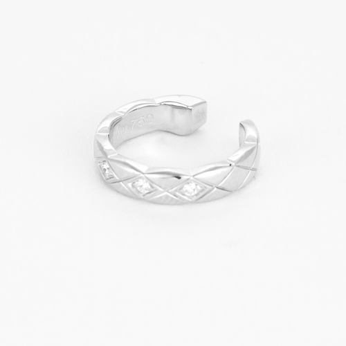 CHANEL -  Coco Crush - Monoörhänge i vitt guld och diamanter