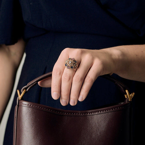 56 Bague en or jaune, diamants, saphirs et rubis 58 Facettes DV21022-1-56-3