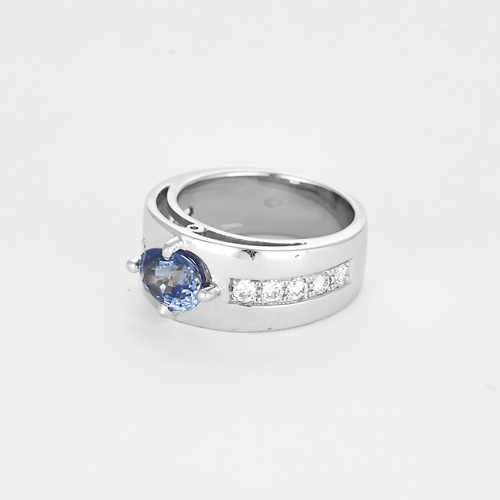 52 Bague jonc en or gris, saphir et diamants 58 Facettes DV0541-10-52-2