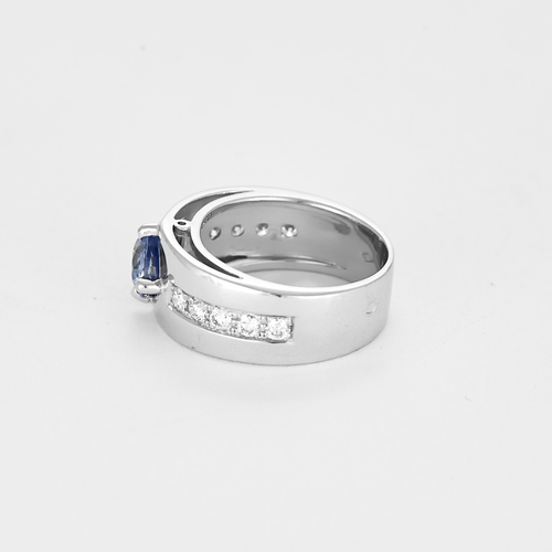 52 Bague jonc en or gris, saphir et diamants 58 Facettes DV0541-10-52-2