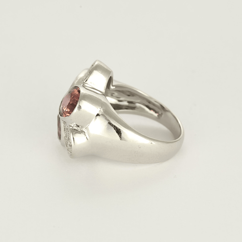 Bague 53 Bague moderniste en or gris, diamants, tourmaline rose et améthystes 58 Facettes DV20595-3