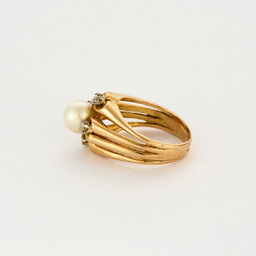 Bague 54.5 Bague en or jaune, perle de culture et diamants. 58 Facettes DV14304-2-545-2