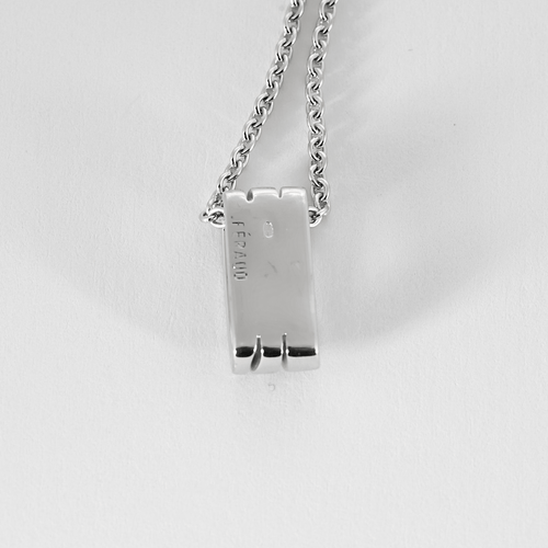 Necklace in gray gold and diamonds