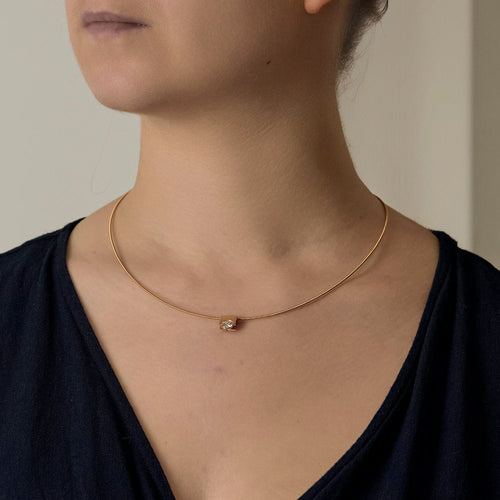 NIESSING - Kaulaketju ja riipus keltaista kultaa ja timanttia