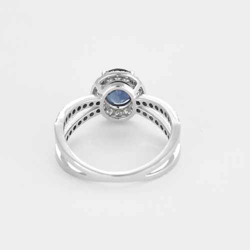 Ring i 14K vitguld, safir och diamanter