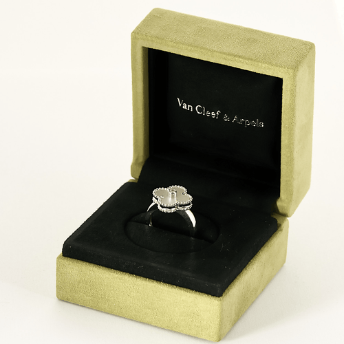 Van Cleef & Arpels - Alhambra - Anillo de oro blanco, nácar y diamante