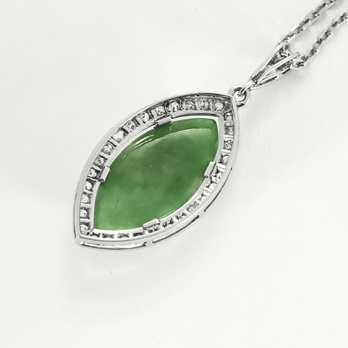 白金项链和吊坠，翡翠与钻石