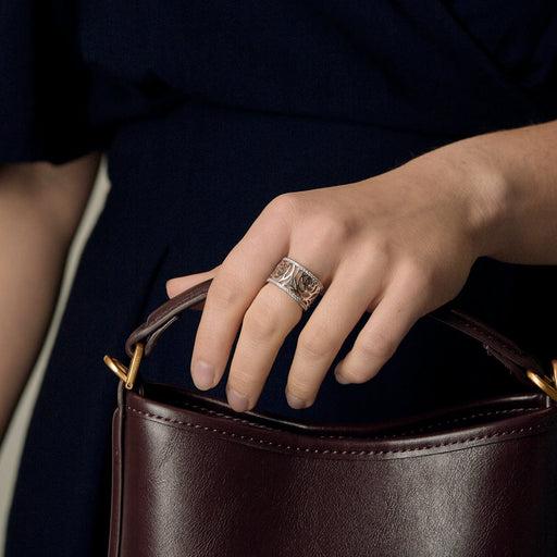 Bague 53 CHANEL - Camelia - Grand Modèle- Bague en or gris et diamants 58 Facettes DV22001- 1-53-2