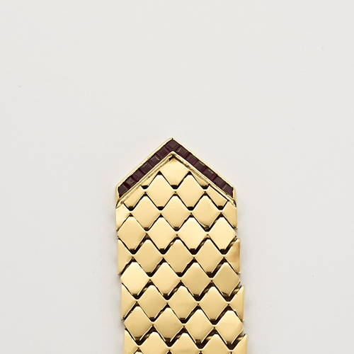 Zarif sarı altın şerit bileklik, pırlantalar ve yakutlar