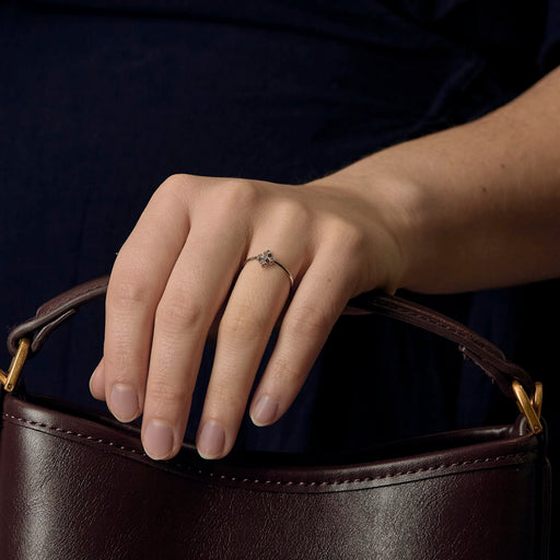 Bague 50 STONE - Bague "Croix" en or gris et diamants 58 Facettes DV23475-2-50-2