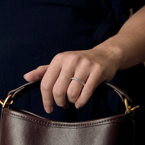 Aliança americana em ouro branco e diamantes